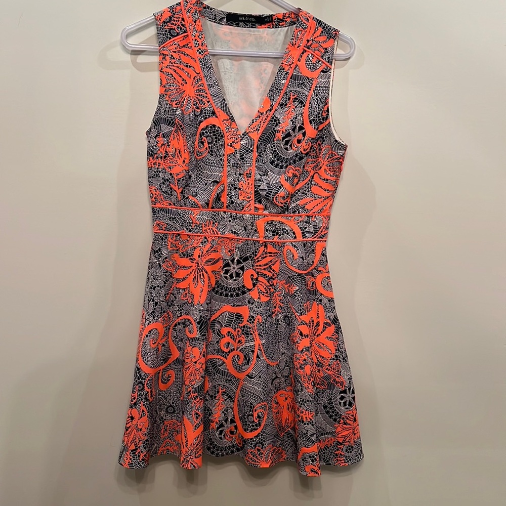 Sleeveless dress